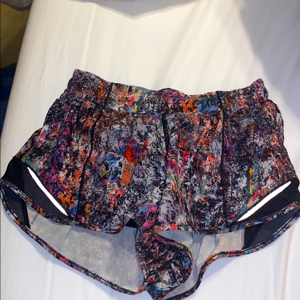 lululemon hotty hot shorts (2.5)